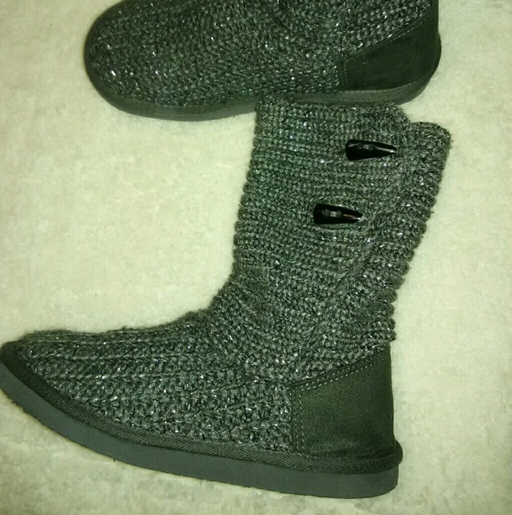 Boot - Picture 2 of 3